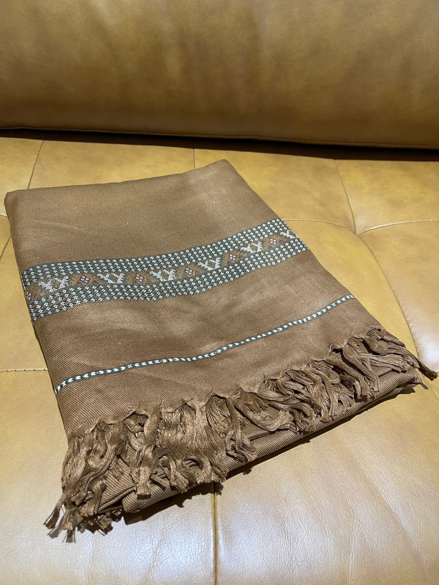 Gents - Medium Brown Shawl